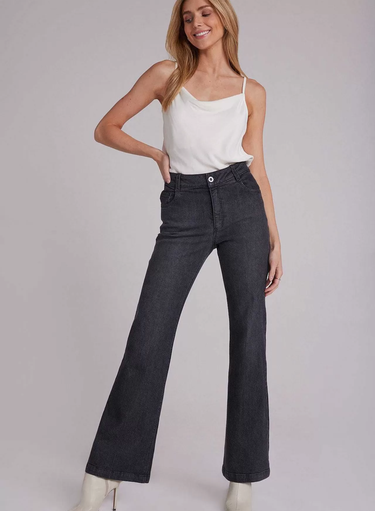 Milla Vintage Flare Jean - Zilverkleurige Stalen Wassing>Bella Dahl Store